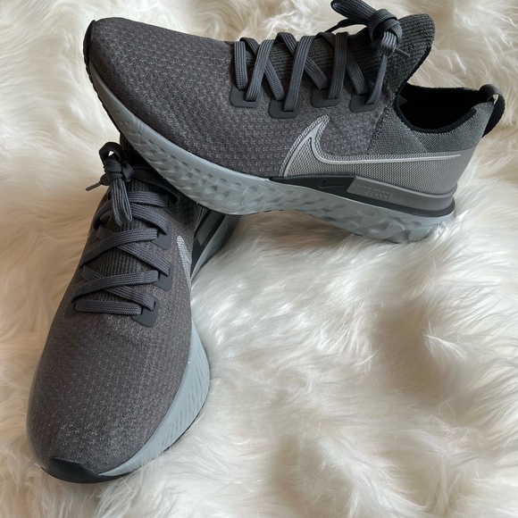 Men’s Nike size 12 - Picture 8 of 8